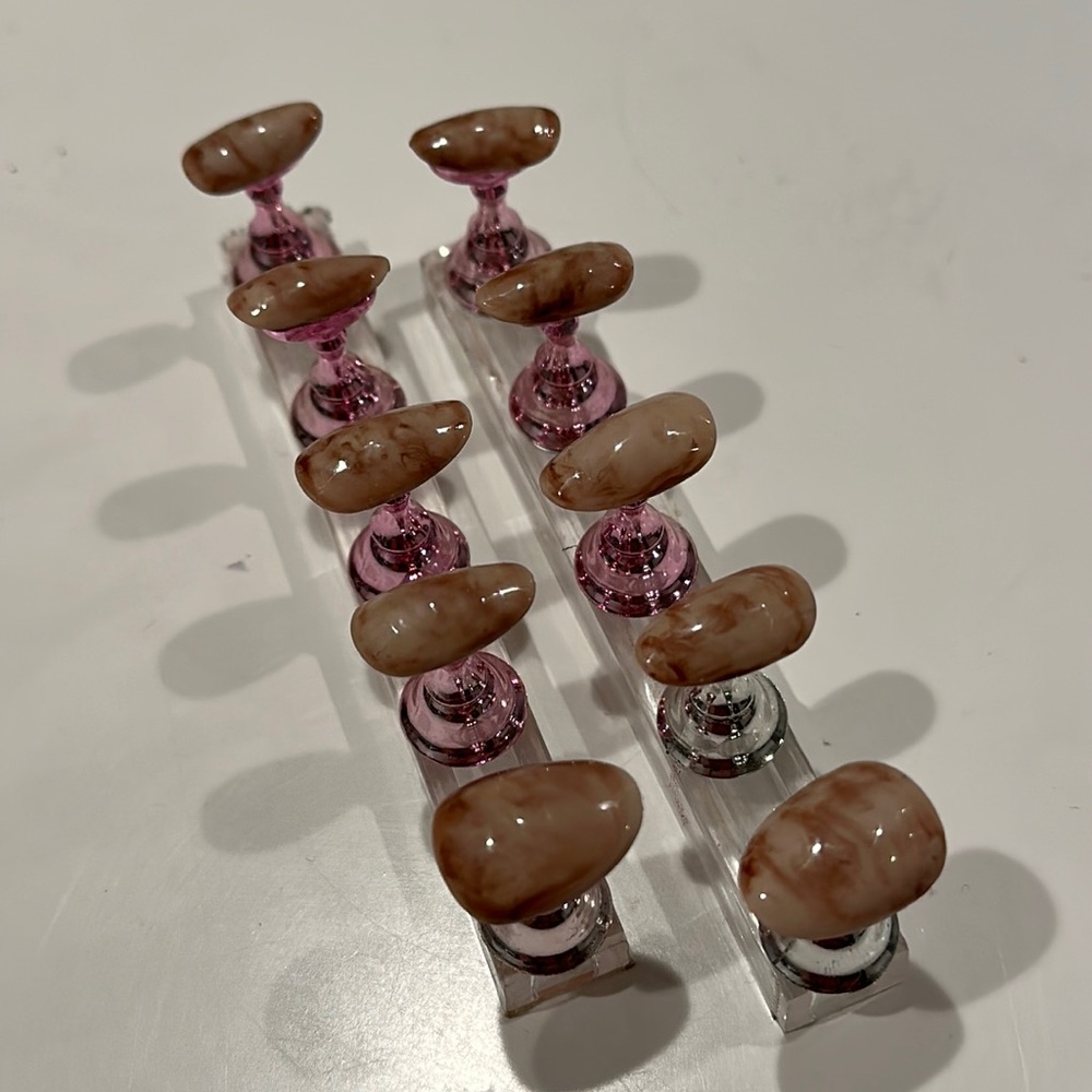 1 Set of Press-On Nails